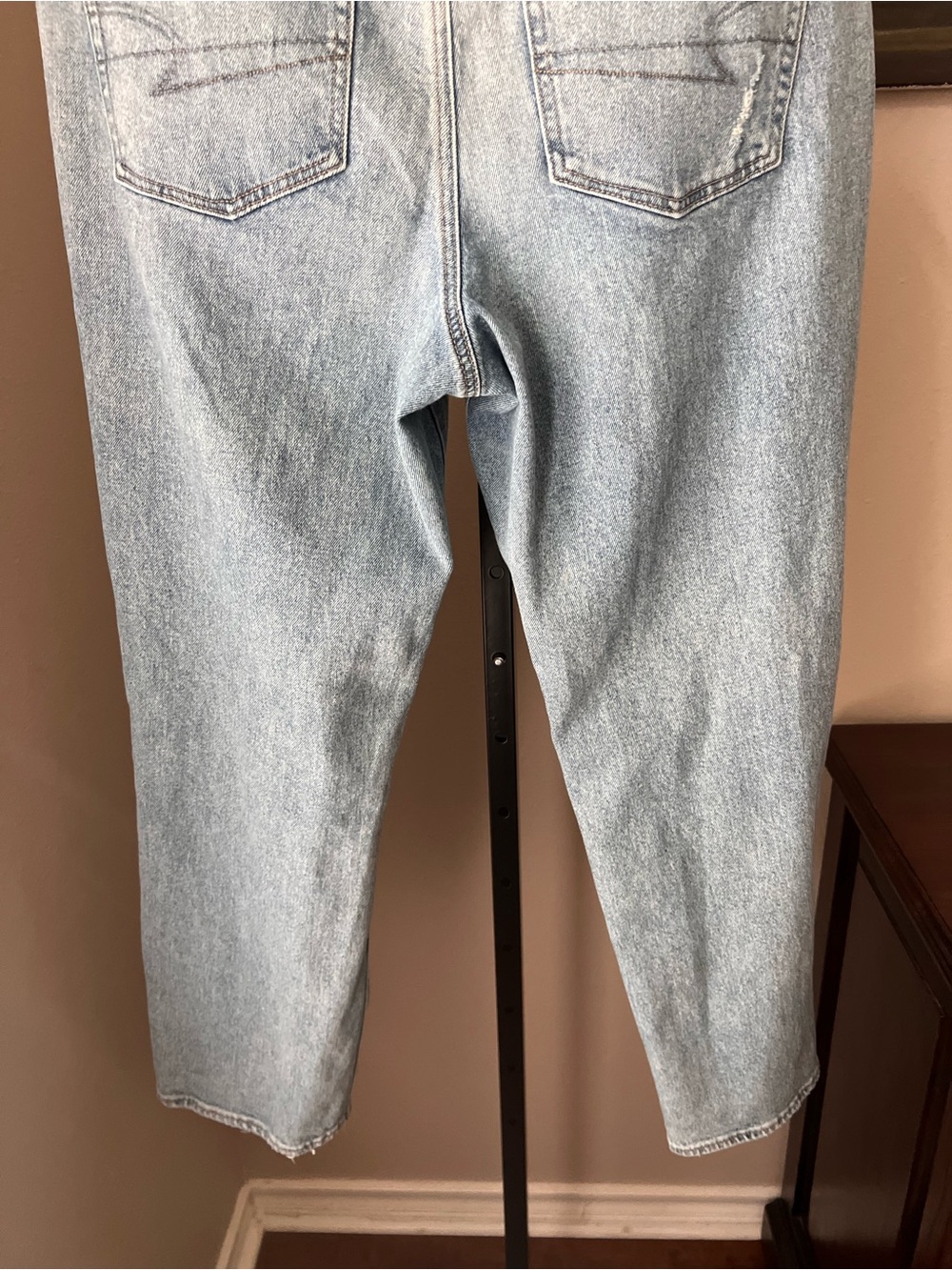 American Eagle Outfitters Light Blue wash ripped  Jeans - Picture 8 of 10